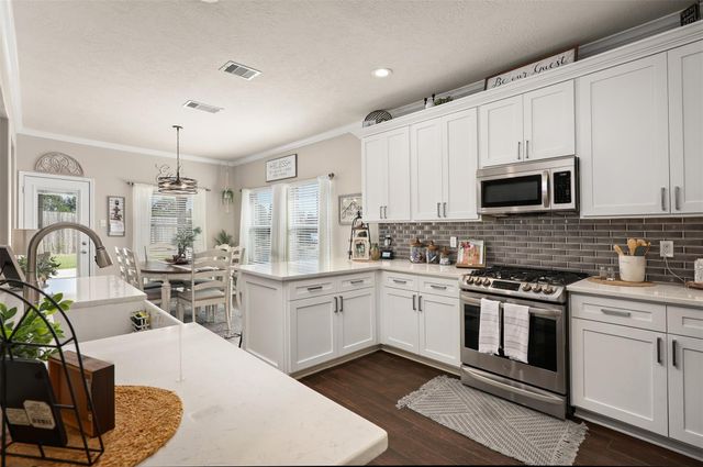 2202 Tracy Way, Deer Park, TX 77536