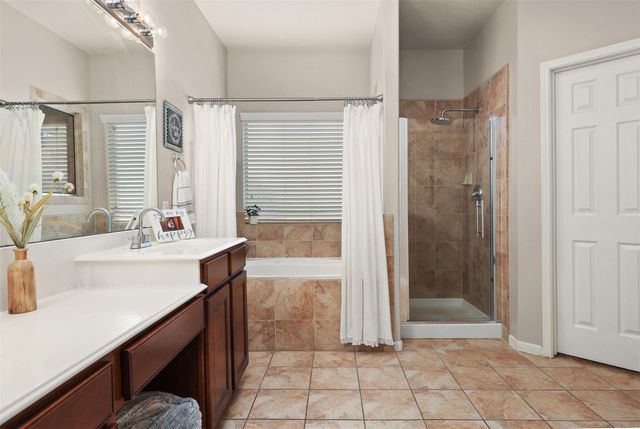 2202 Tracy Way, Deer Park, TX 77536