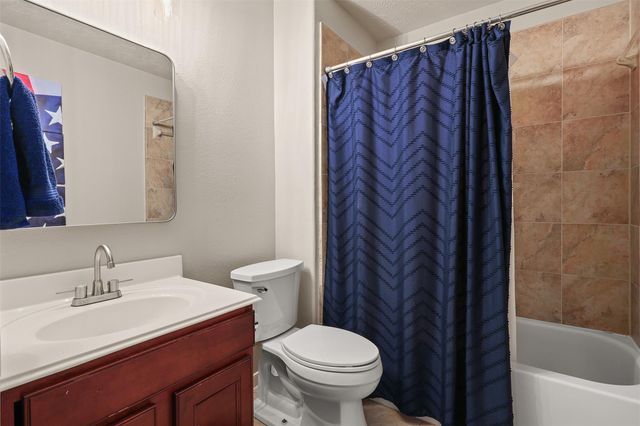 2202 Tracy Way, Deer Park, TX 77536