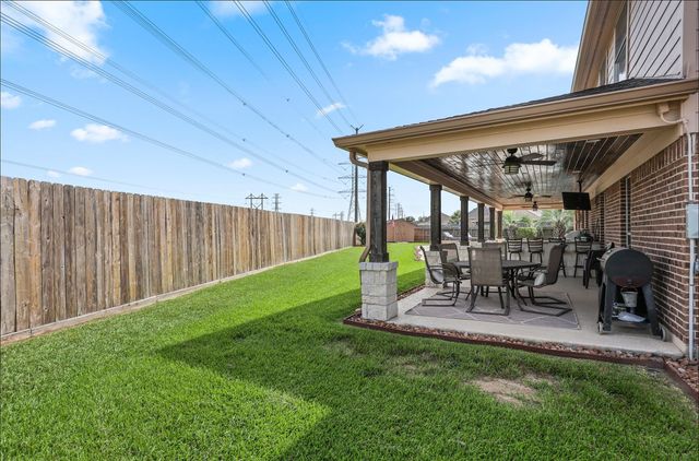 2202 Tracy Way, Deer Park, TX 77536