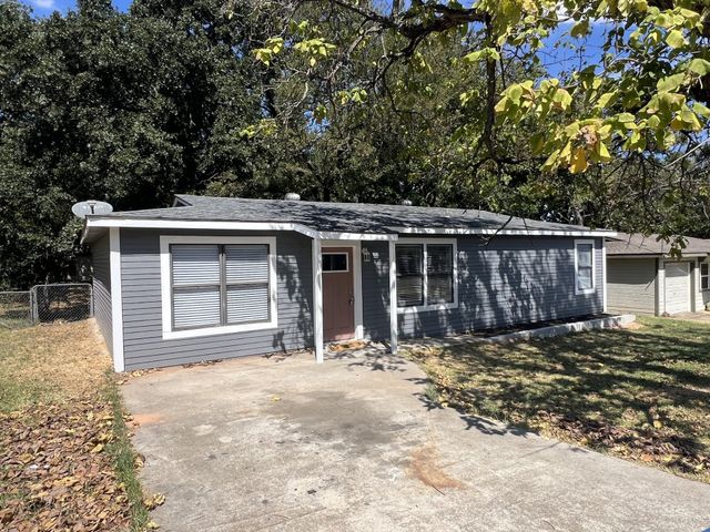 725 E Main Street, Denison, TX 75021