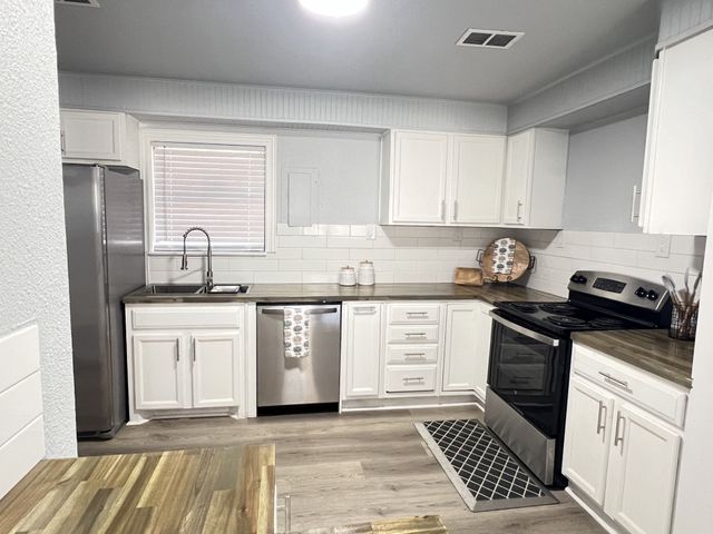 725 E Main Street, Denison, TX 75021