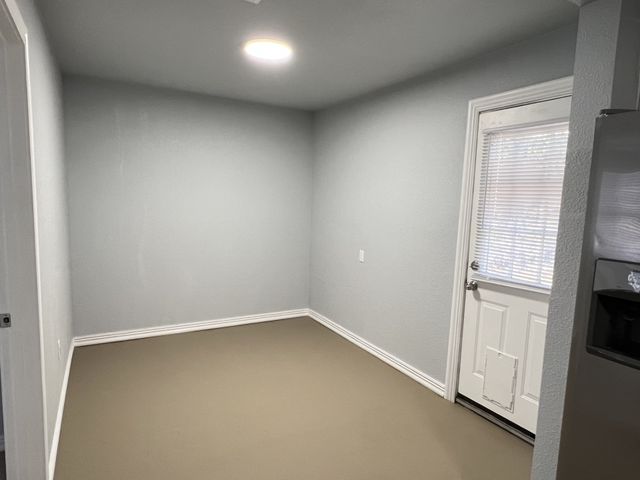 725 E Main Street, Denison, TX 75021