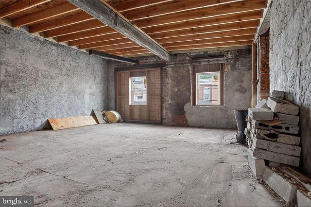 6220 VINE ST, Philadelphia, PA 19139