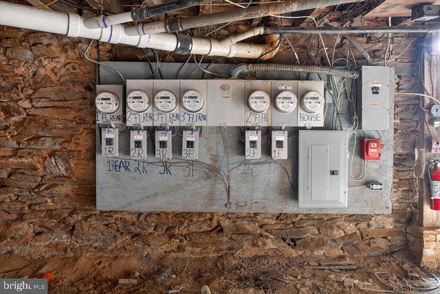 6220 VINE ST, Philadelphia, PA 19139