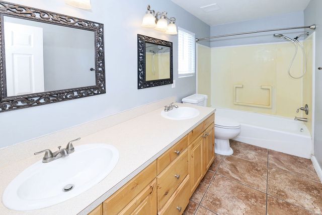 2565 W 3950 S, Roy, UT 84067
