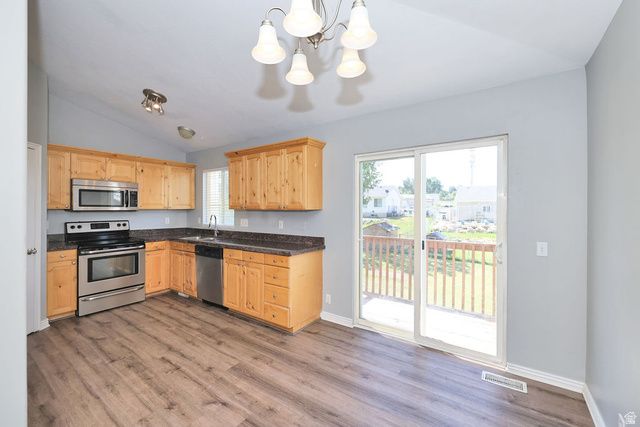 2565 W 3950 S, Roy, UT 84067