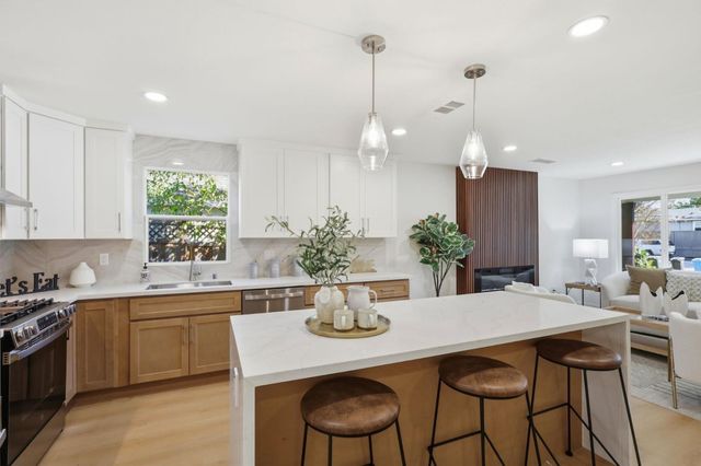 2638 Eaton Avenue, Redwood City, CA 94062