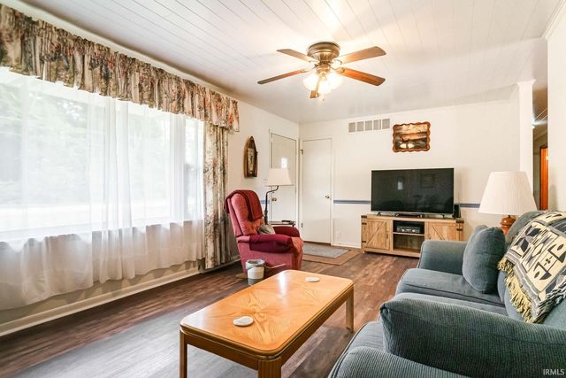 54949 Ash Road, Osceola, IN 46561