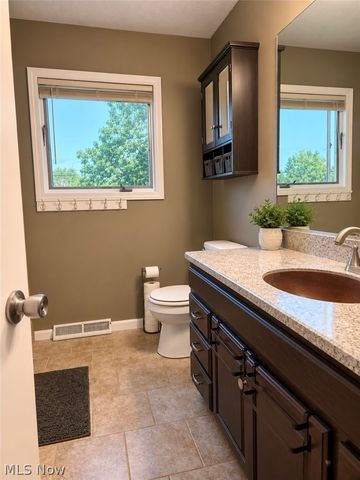 2261 E Turkeyfoot Lake Road, Akron, OH 44312