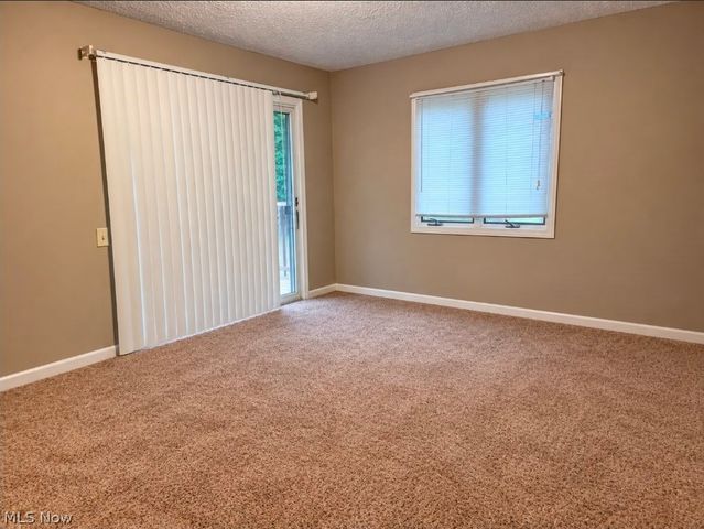 2261 E Turkeyfoot Lake Road, Akron, OH 44312