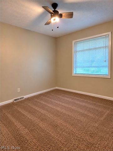 2261 E Turkeyfoot Lake Road, Akron, OH 44312