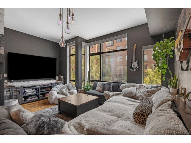 2325 Walnut St 4, Denver, CO 80205