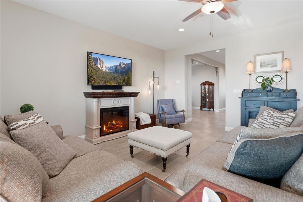 Image 10 of property listing at 4314 Little Canyon Drive, Madera, CA 93636