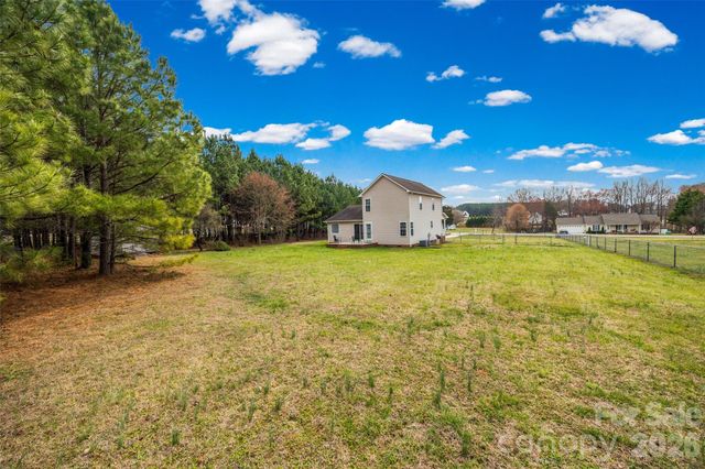 4660 Garys Place, Crouse, NC 28033