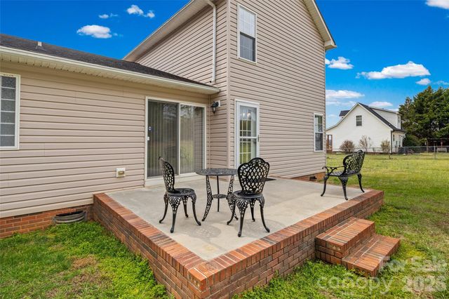 4660 Garys Place, Crouse, NC 28033