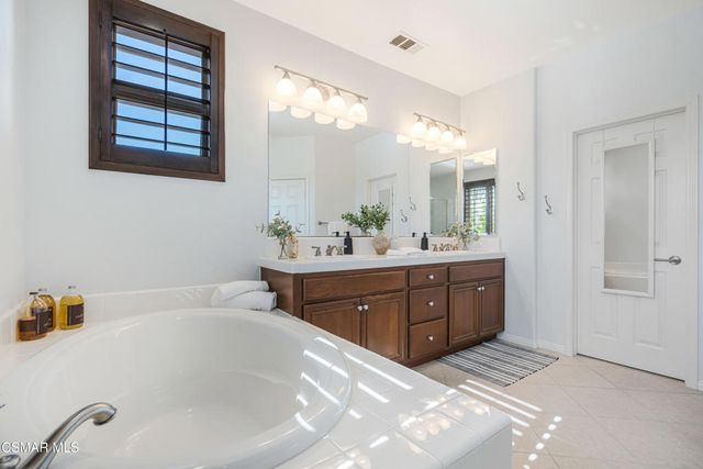 6625 Pinnacle Way, Moorpark, CA 93021