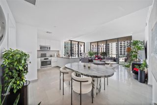 68 SE 6th St 811, Miami, FL 33131
