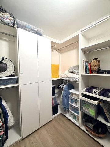 1101 Hillcrest Ct 206, Hollywood, FL 33021