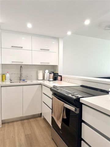 1101 Hillcrest Ct 206, Hollywood, FL 33021