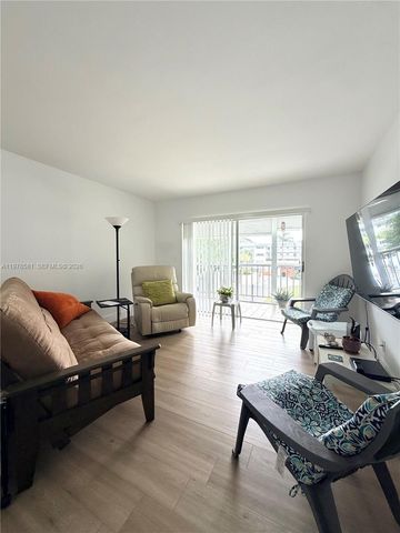 1101 Hillcrest Ct 206, Hollywood, FL 33021