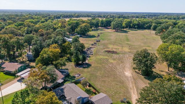 2500 Wildwood Way, Tool, TX 75143