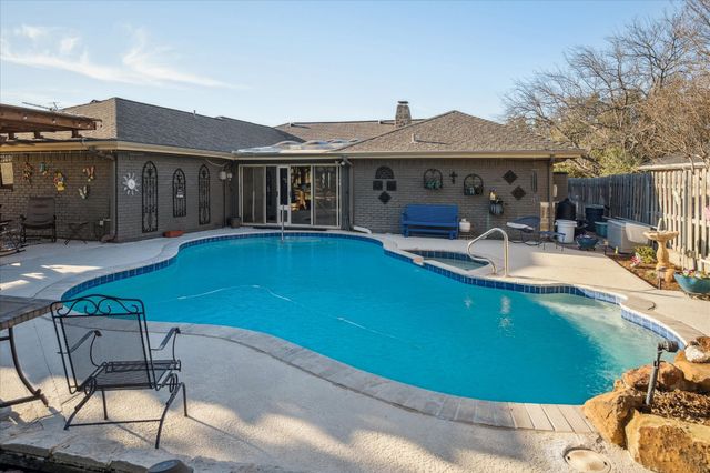1118 Berkshire Court, Trophy Club, TX 76262