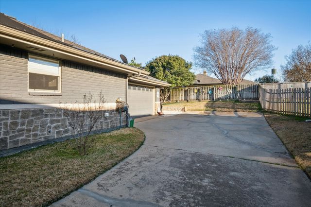 1118 Berkshire Court, Trophy Club, TX 76262