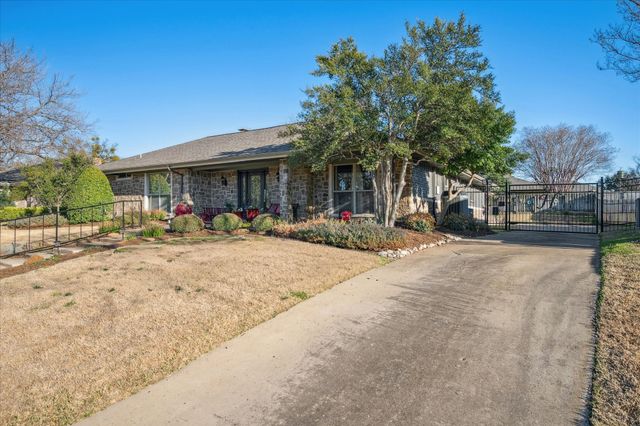1118 Berkshire Court, Trophy Club, TX 76262
