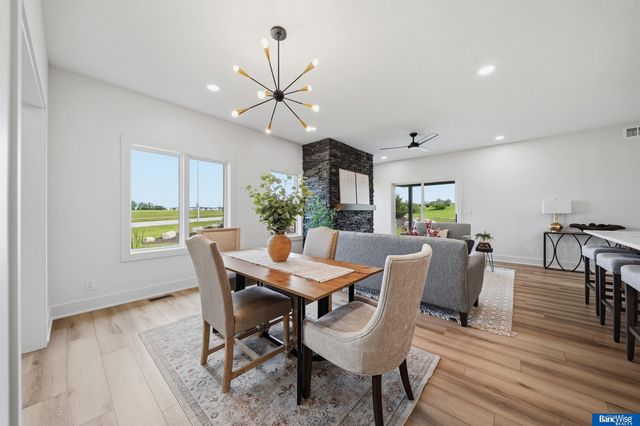 4000 Primrose Place, Lincoln, NE 68516