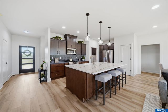 4000 Primrose Place, Lincoln, NE 68516