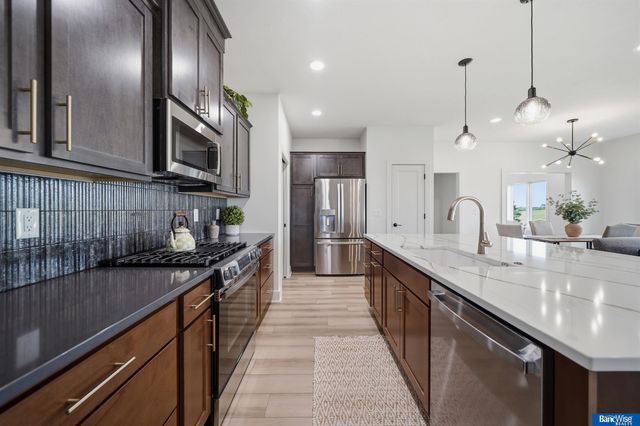 4000 Primrose Place, Lincoln, NE 68516