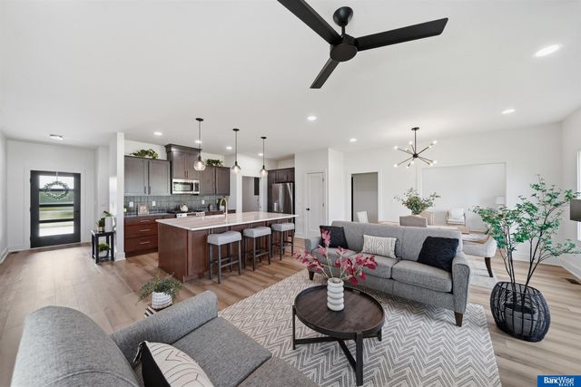 4000 Primrose Place, Lincoln, NE 68516