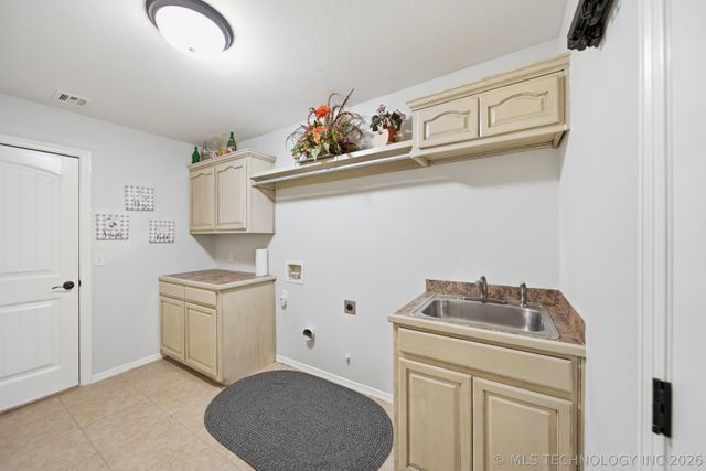 2619 Woodstone Drive, Catoosa, OK 74015