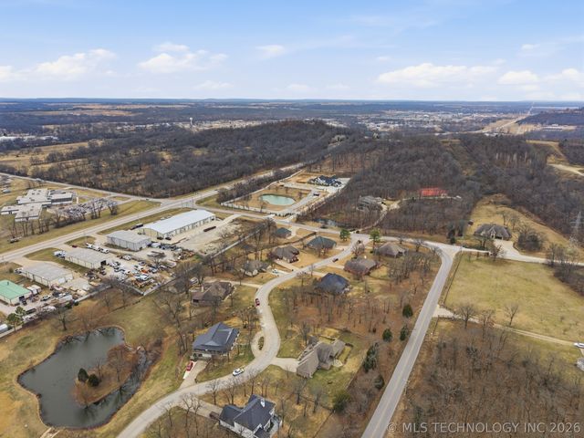 2619 Woodstone Drive, Catoosa, OK 74015