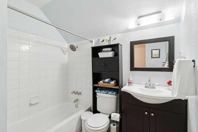 2318 Valleywood Drive, Carrollton, TX 75006