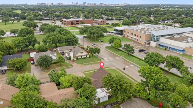 2318 Valleywood Drive, Carrollton, TX 75006