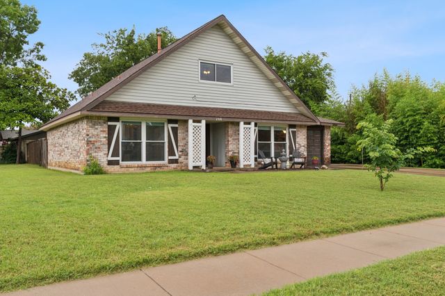 2318 Valleywood Drive, Carrollton, TX 75006