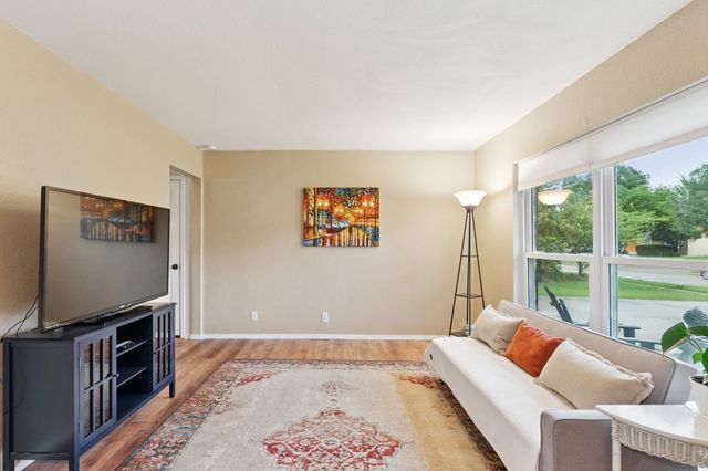2318 Valleywood Drive, Carrollton, TX 75006