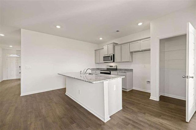 8603 SECRETARIAT Drive, Lithonia, GA 30058