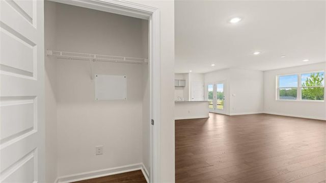 8603 SECRETARIAT Drive, Lithonia, GA 30058