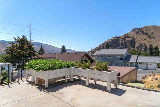2548 Entiat Way, Entiat, WA 98822