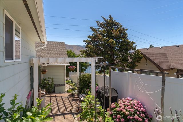 2548 Entiat Way, Entiat, WA 98822