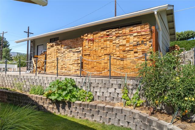 2548 Entiat Way, Entiat, WA 98822