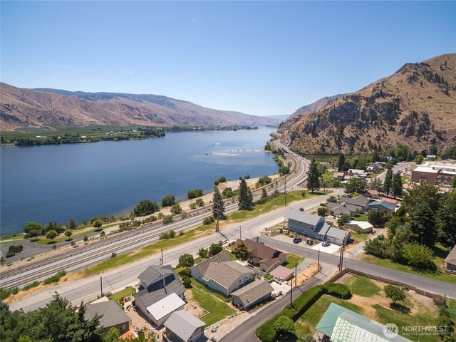 2548 Entiat Way, Entiat, WA 98822