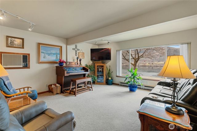 2548 Entiat Way, Entiat, WA 98822