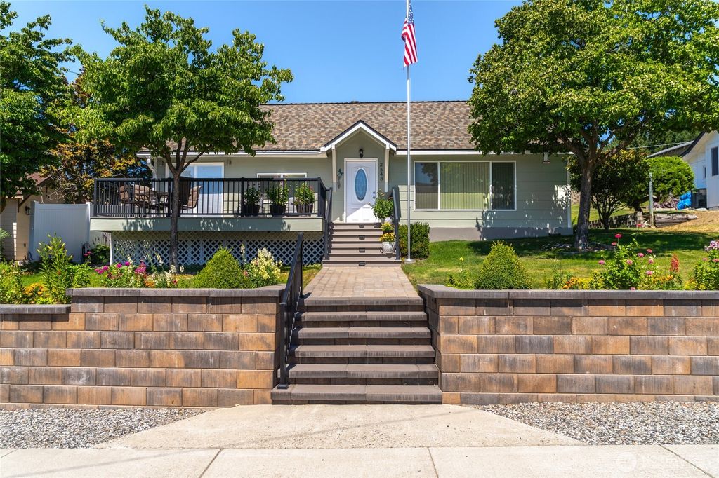 2548 Entiat Way, Entiat, WA 98822