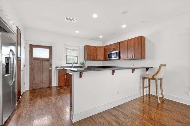 306 Artisan Ln, Nashville, TN 37204