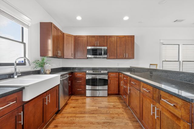 306 Artisan Ln, Nashville, TN 37204