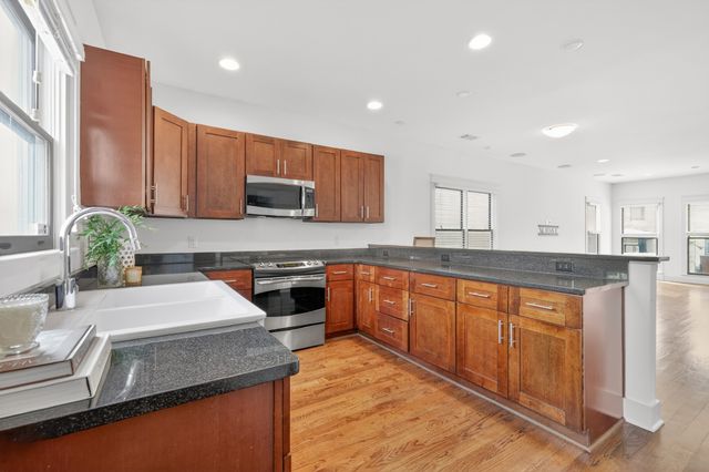 306 Artisan Ln, Nashville, TN 37204